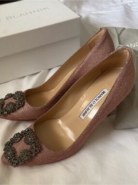Manolo Blahnik Hangisi 90 with crystal buckle, Size 35.5 EU